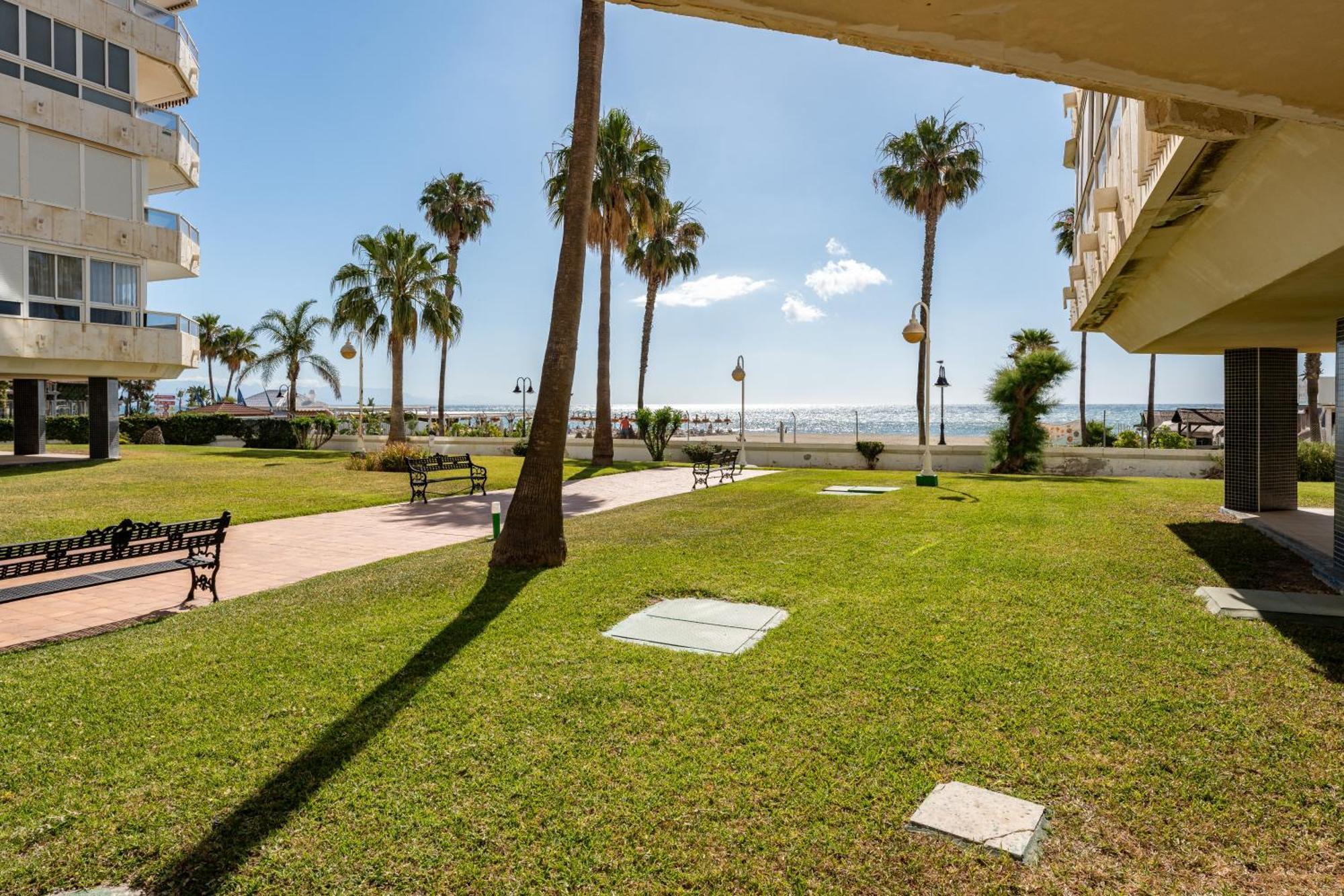 Tropico Carihuela View & Parking Lägenhet Torremolinos Exteriör bild